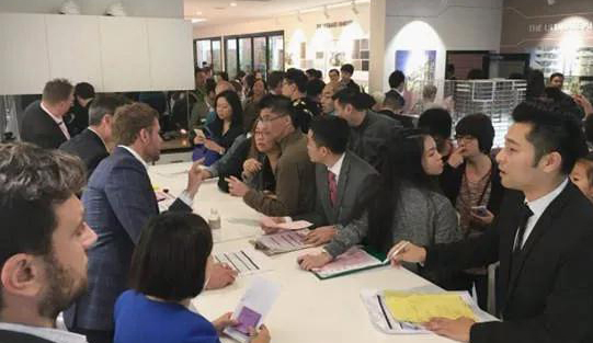 为什么中国人执著于买房? 看完我沉默了...
