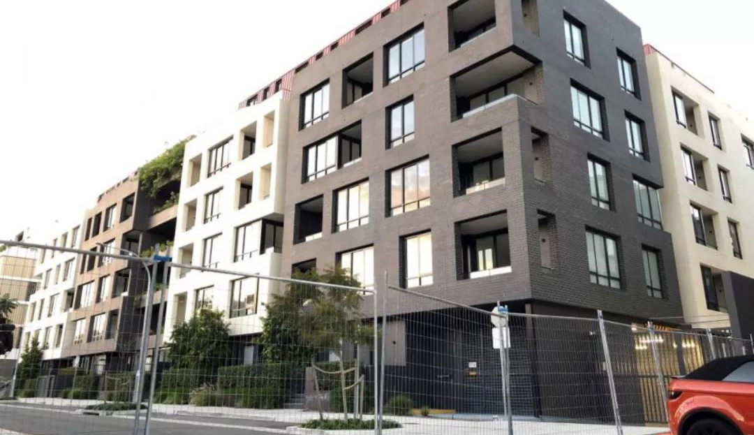 担心土地有毒，悉尼一栋公寓楼建成一年半后仍不允许入住